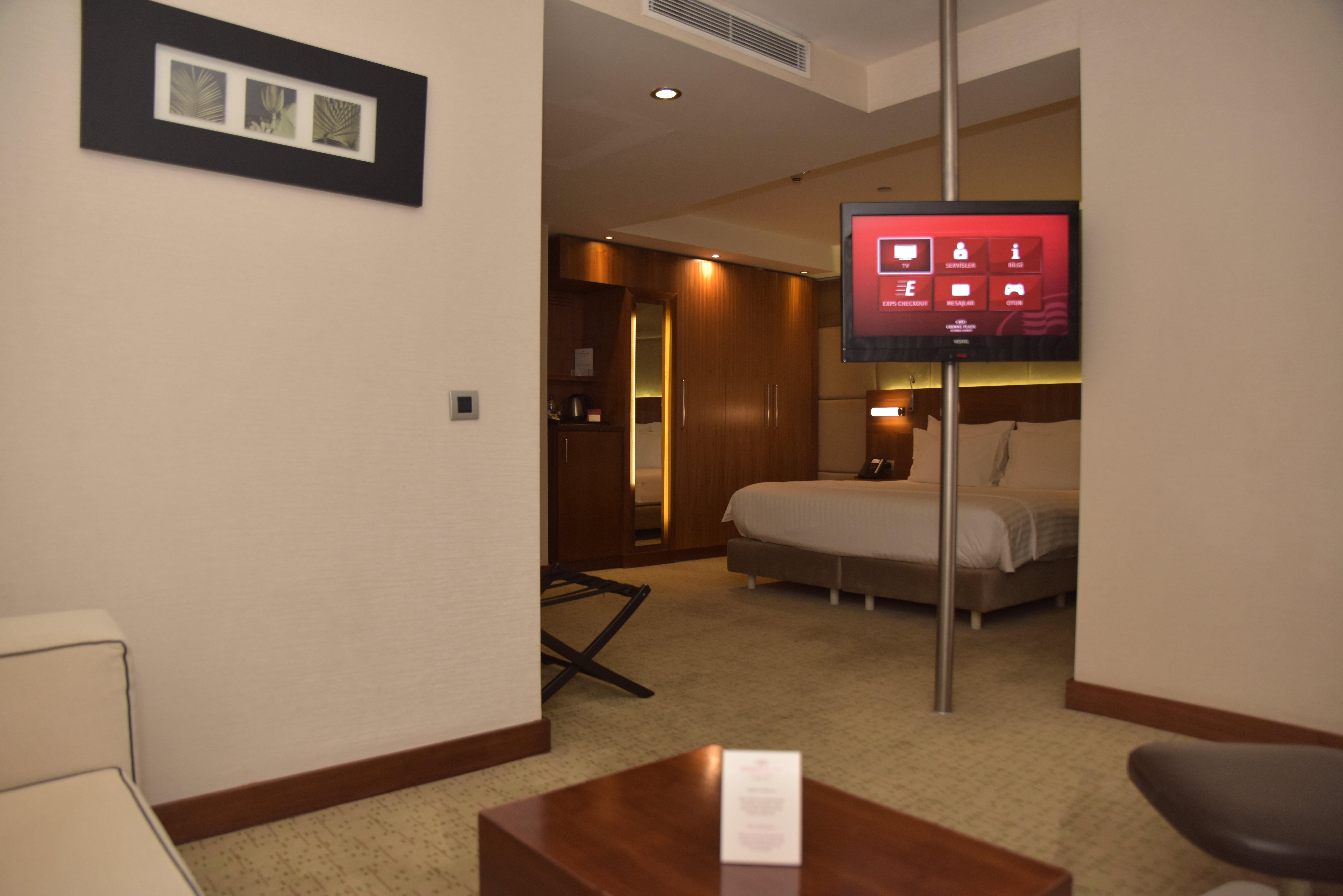 Hotel Crowne Plaza Istanbul Harbiye By Ihg Exterior foto A room at the hotel