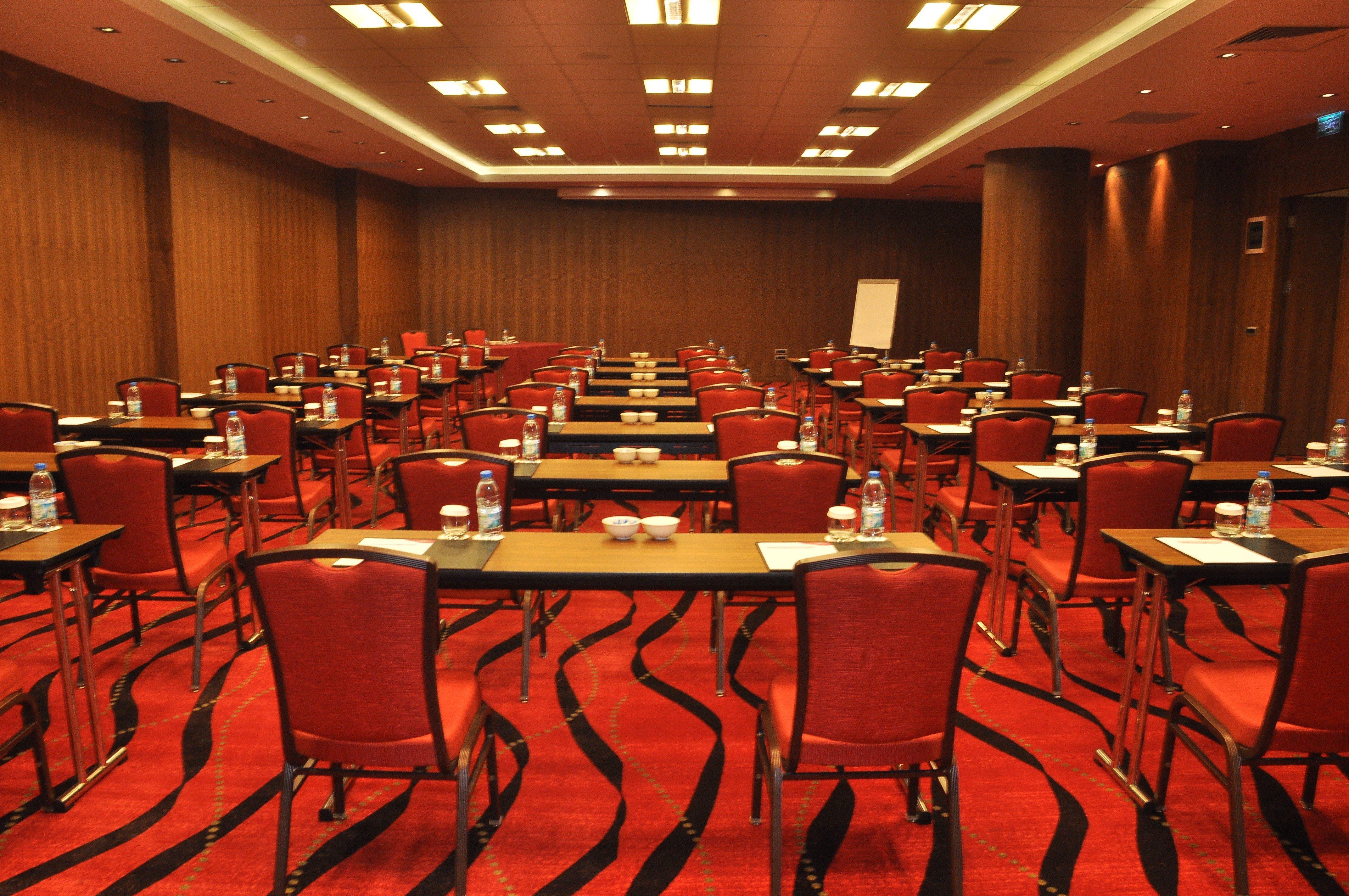 Hotel Crowne Plaza Istanbul Harbiye By Ihg Exterior foto Meeting room
