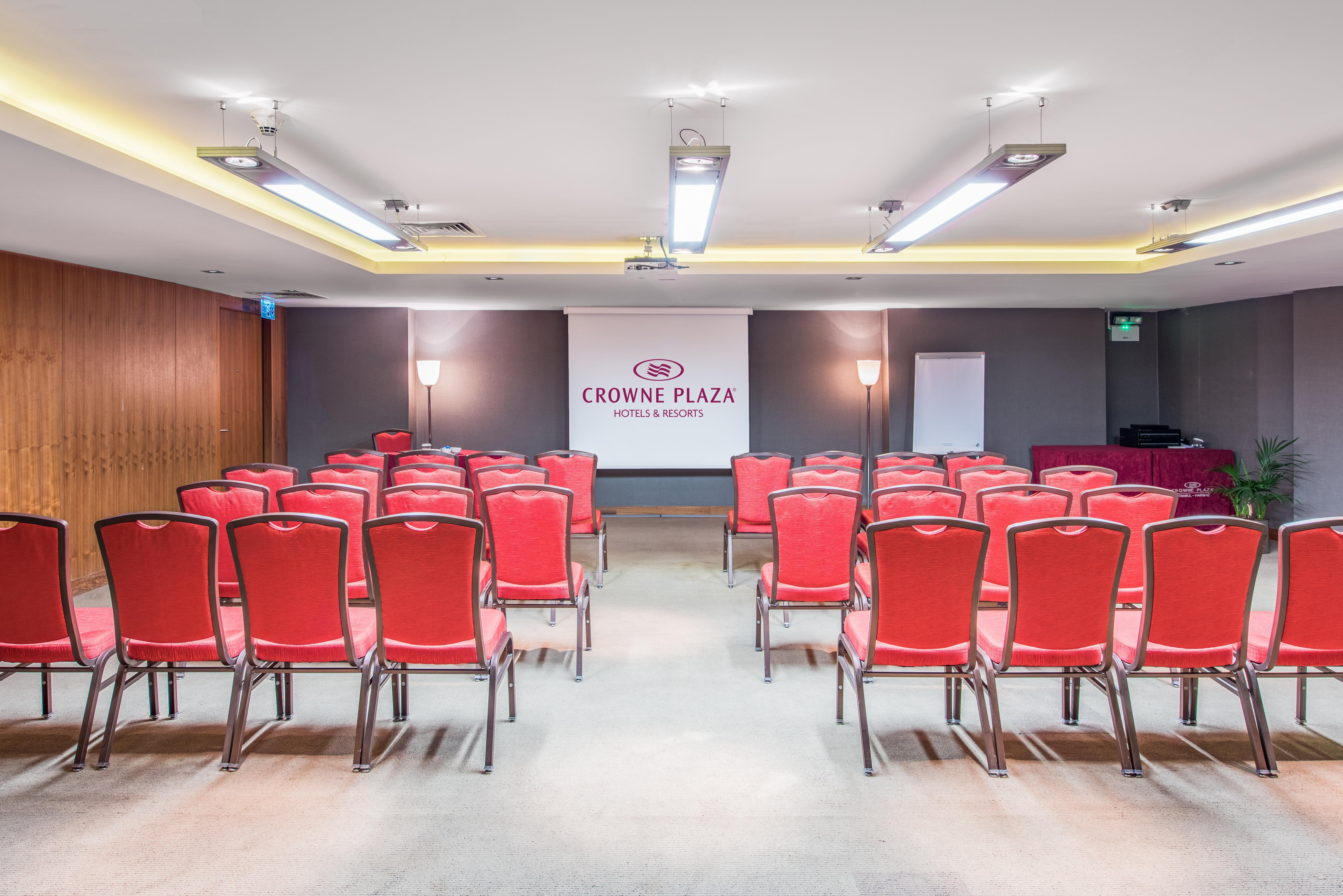 Hotel Crowne Plaza Istanbul Harbiye By Ihg Exterior foto Meeting room