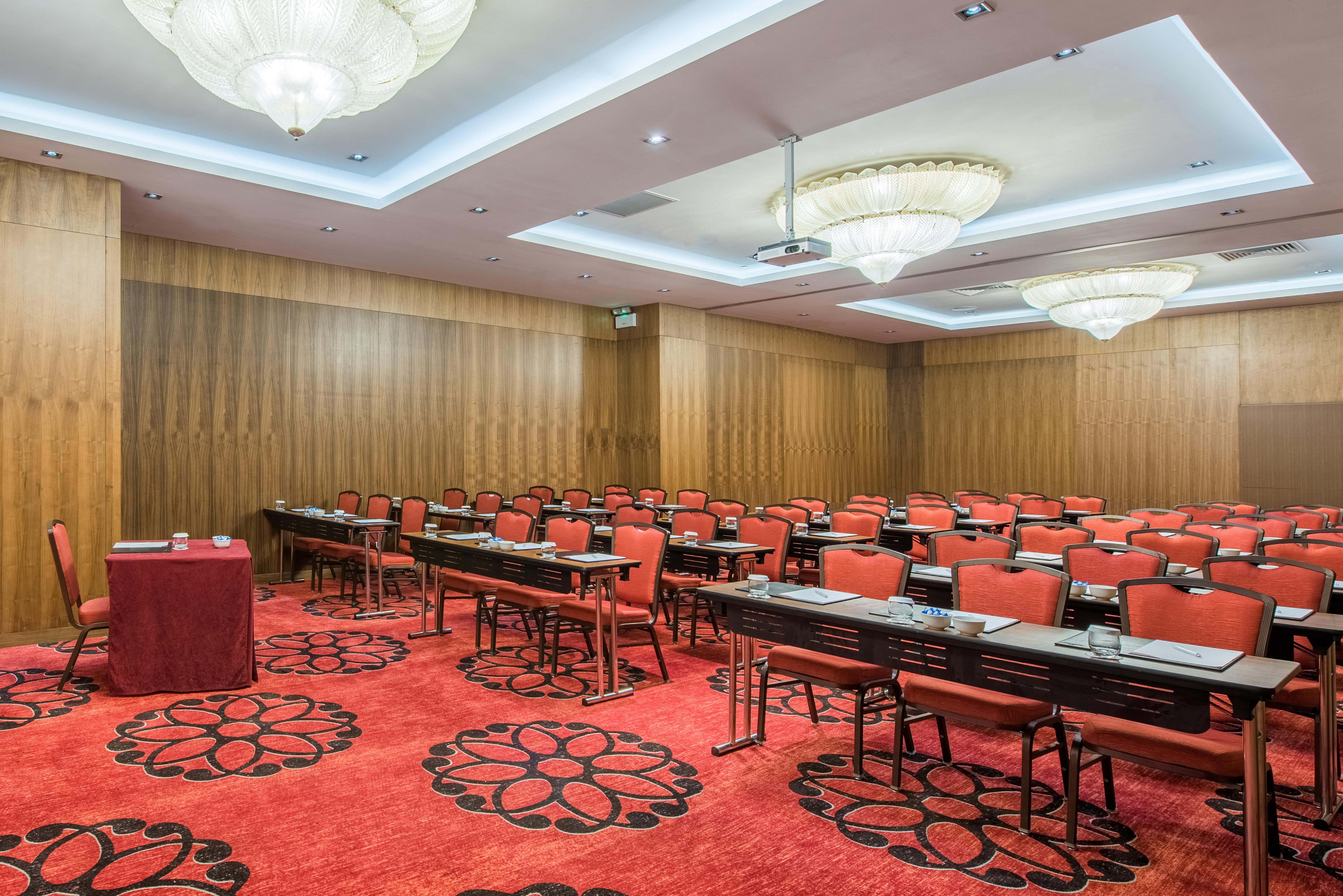 Hotel Crowne Plaza Istanbul Harbiye By Ihg Exterior foto Meeting room