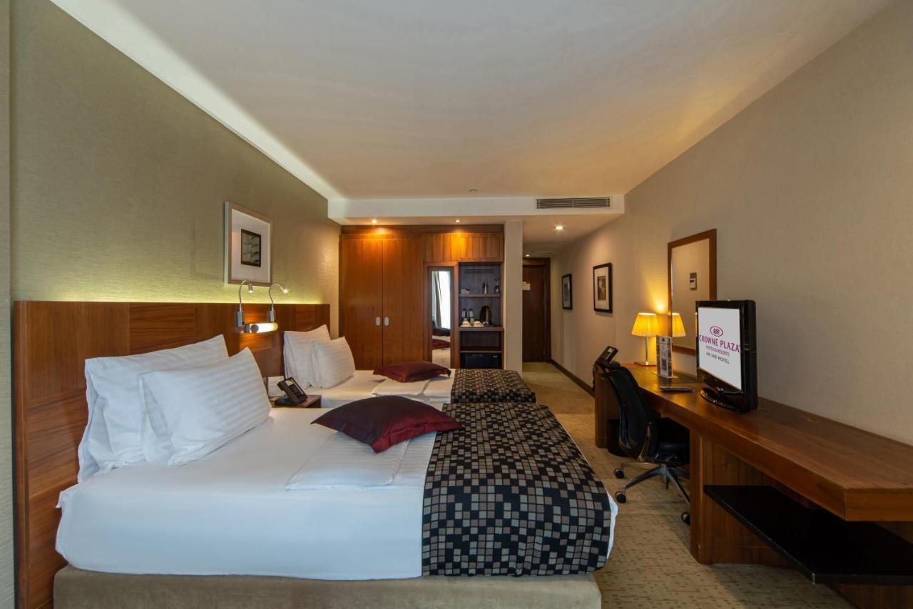 Hotel Crowne Plaza Istanbul Harbiye By Ihg Exterior foto A room at the hotel