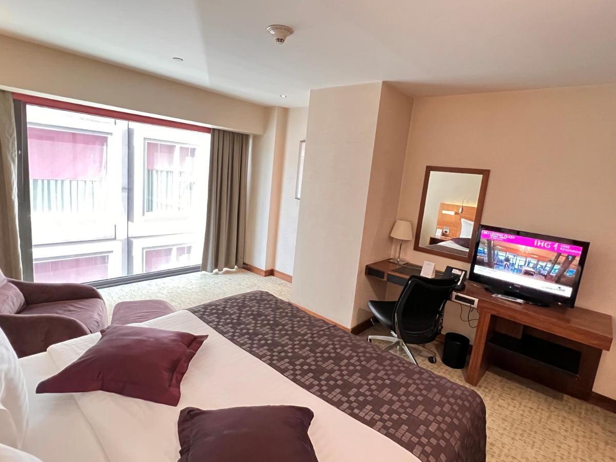 Hotel Crowne Plaza Istanbul Harbiye By Ihg Exterior foto A room at the hotel