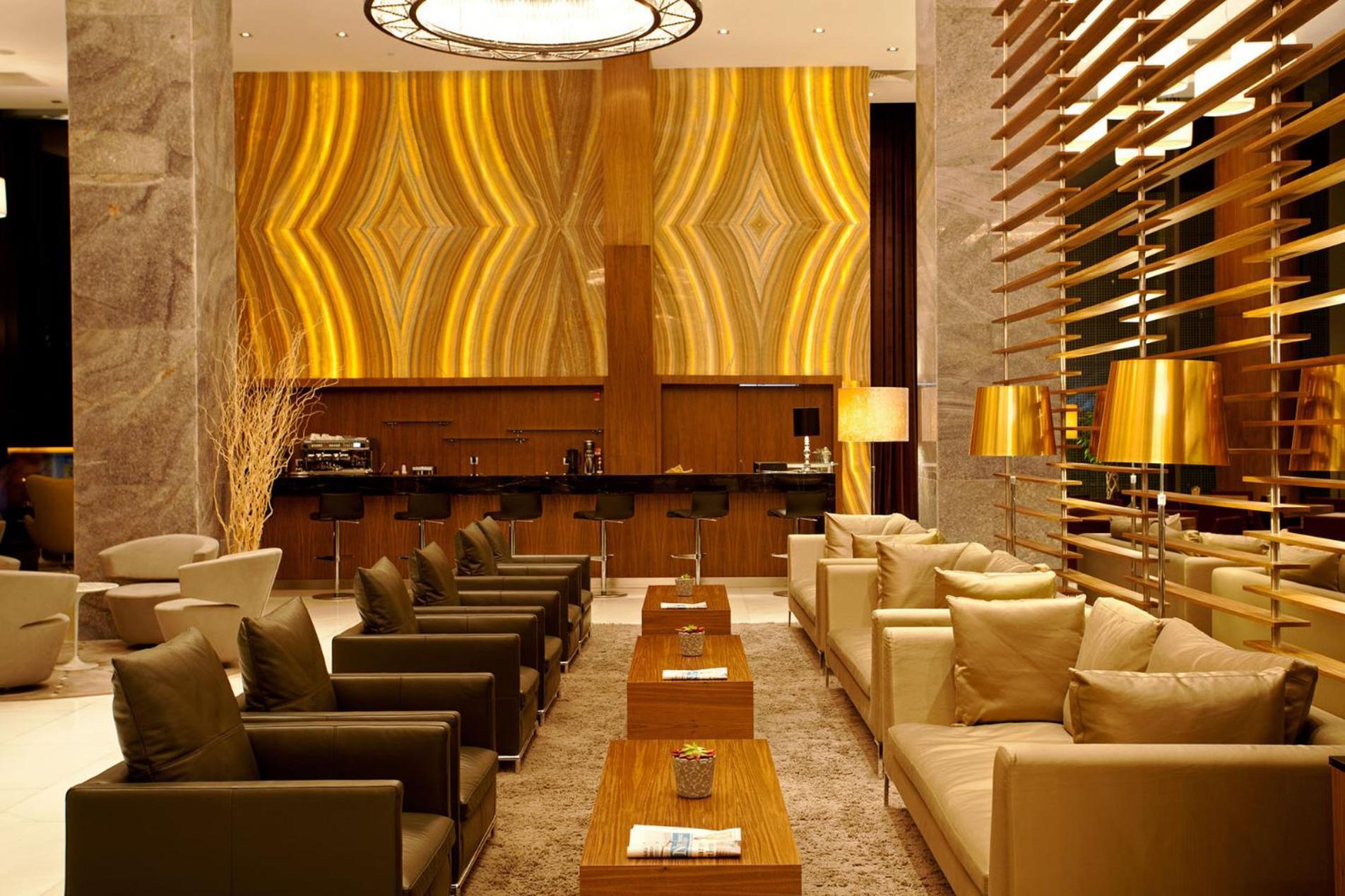 Hotel Crowne Plaza Istanbul Harbiye By Ihg Exterior foto The lounge at the airport
